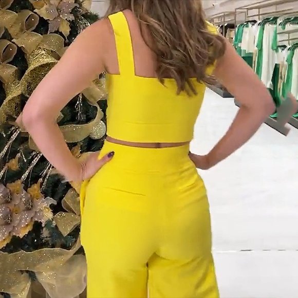 Solid Color Sleeveless Suspender Elegant Summer Wide Leg Pant Outfit - Picture 3 of 7